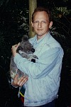 Ein Koala auf dem Arm